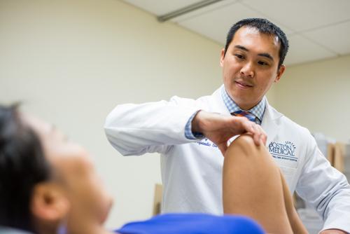 Cirugía de rodilla de medicina deportiva | Boston Medical Center